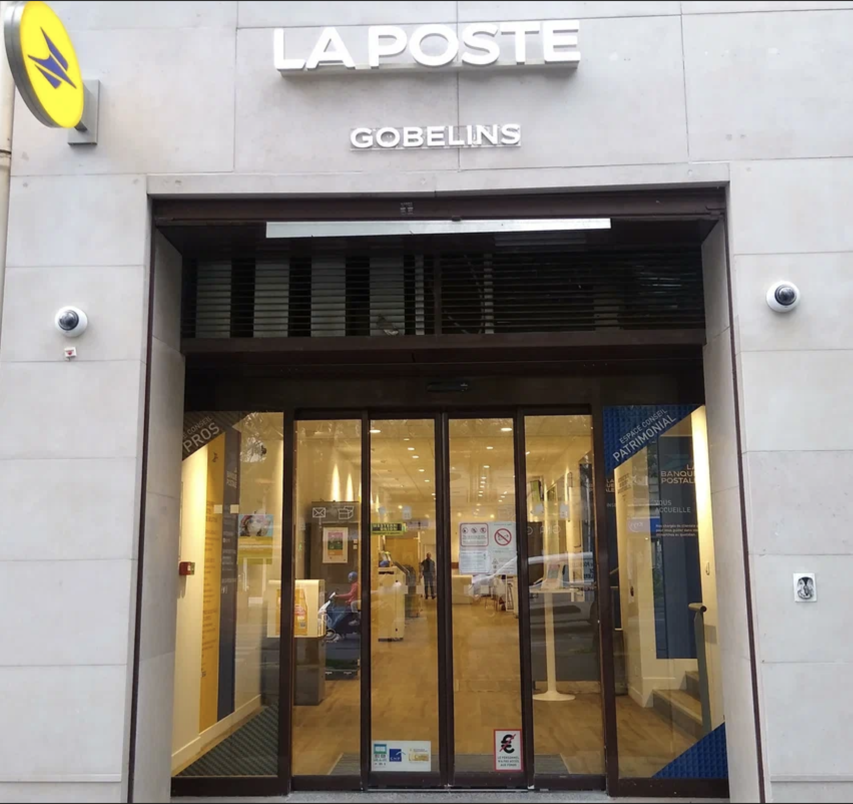 devanture la poste gobelins
